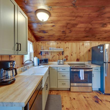 Rustic Cabin Retreat On Rangeley Lake! Buitenkant foto