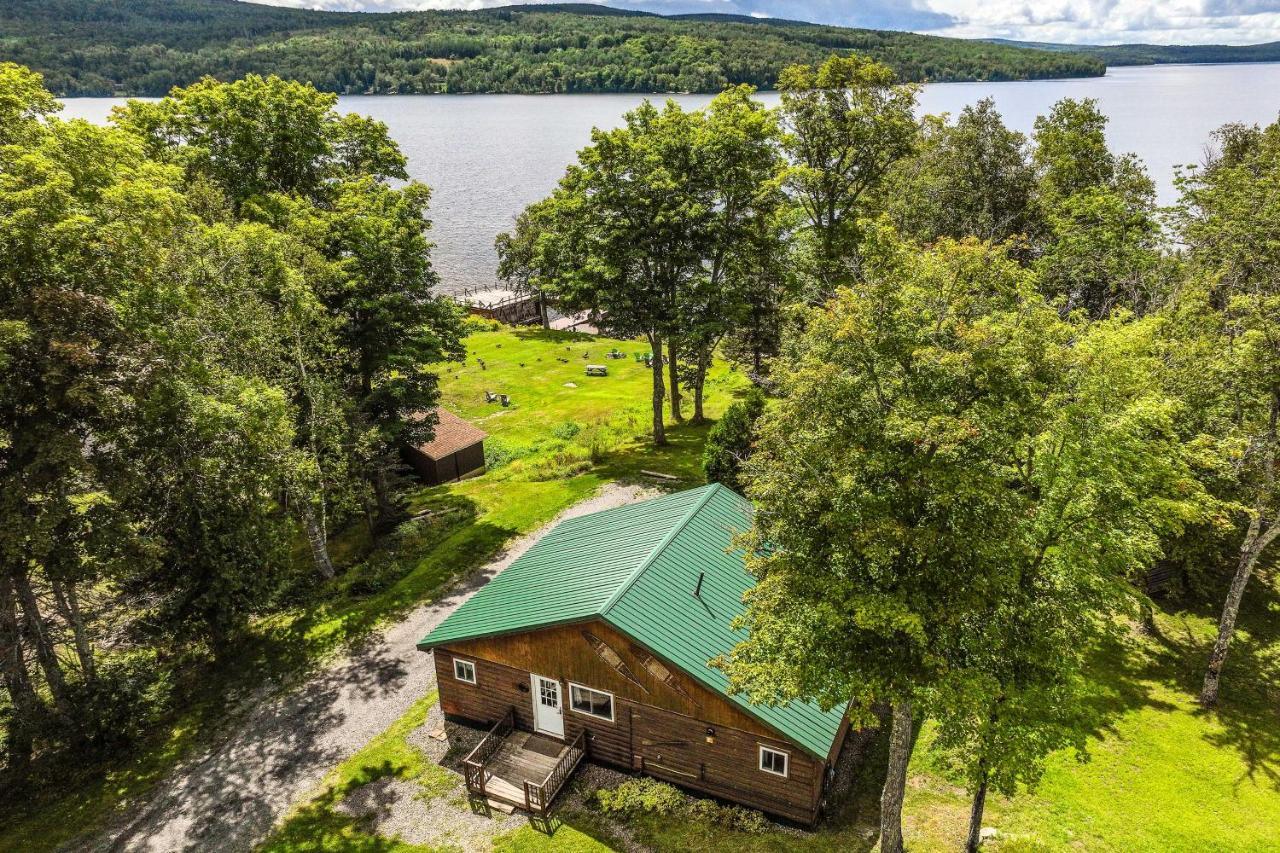 Rustic Cabin Retreat On Rangeley Lake! Buitenkant foto