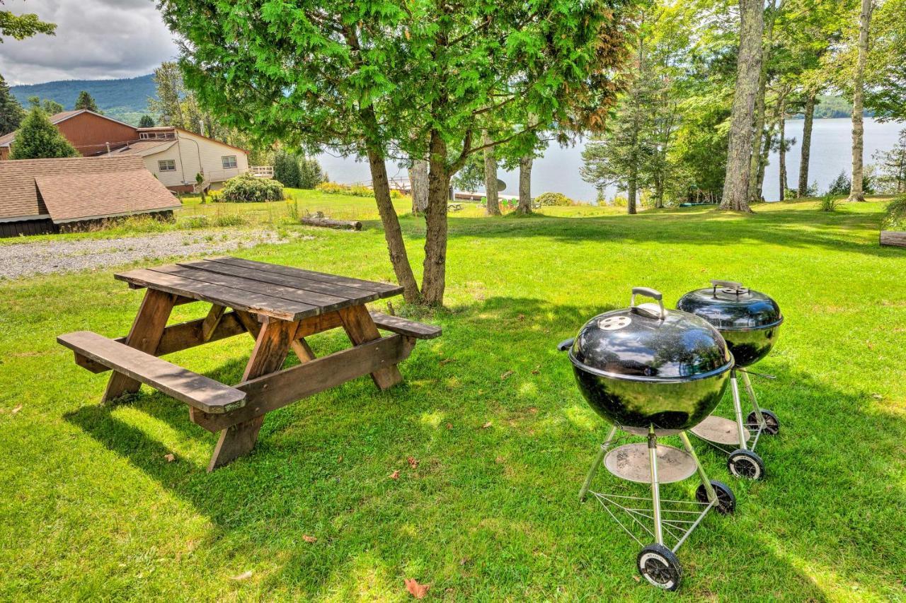 Rustic Cabin Retreat On Rangeley Lake! Buitenkant foto