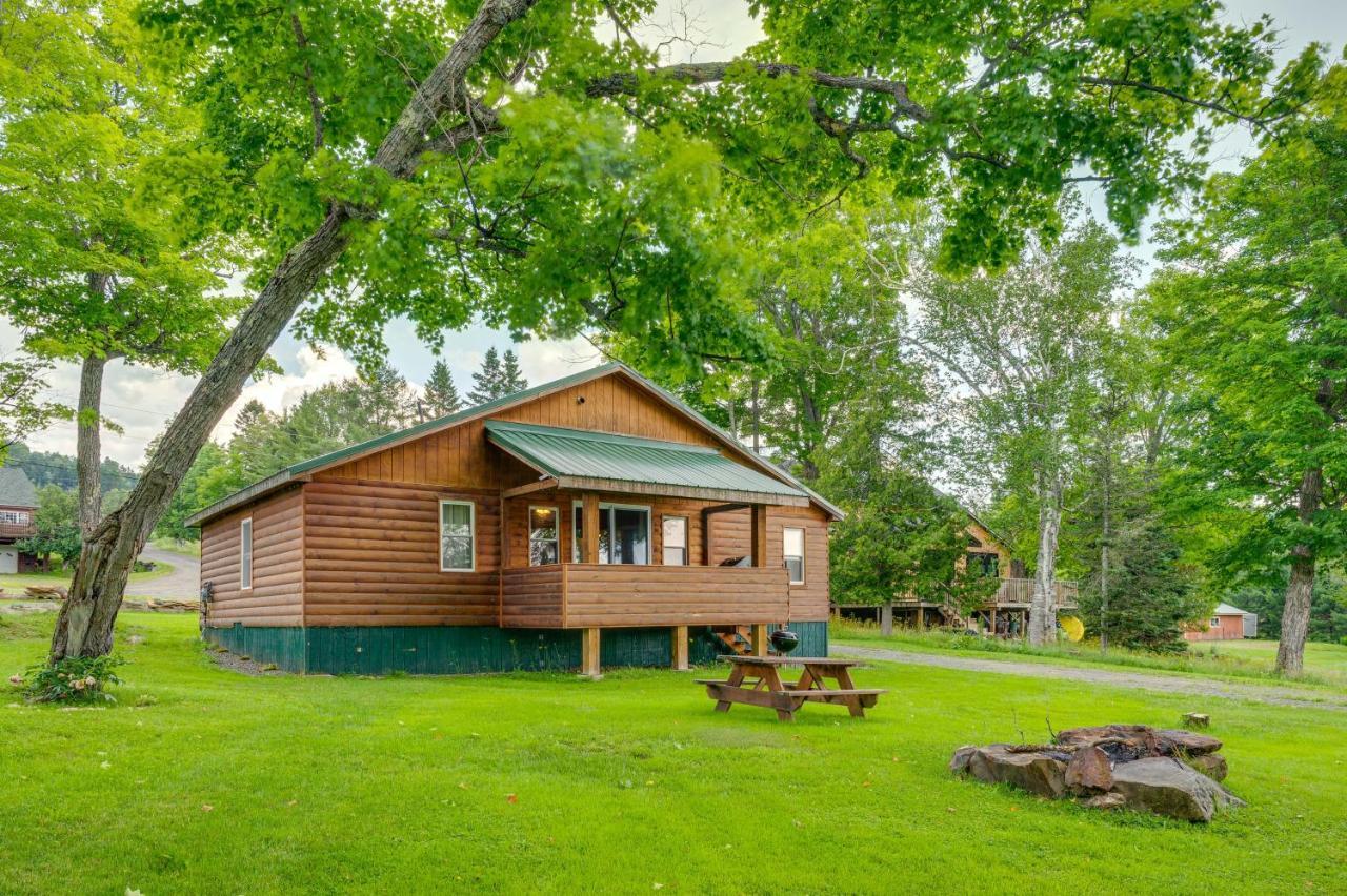 Rustic Cabin Retreat On Rangeley Lake! Buitenkant foto